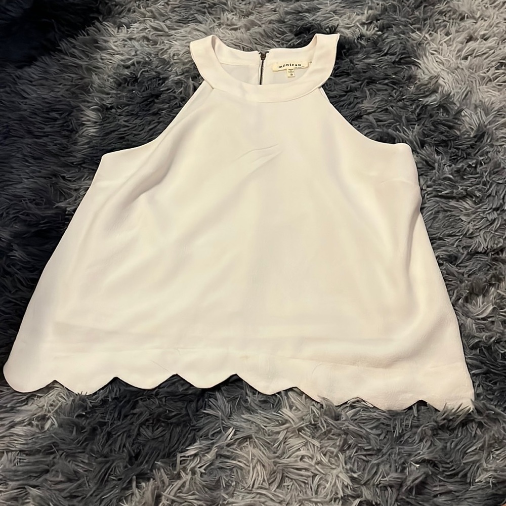 Cute white shirt perfect for a nice night out
